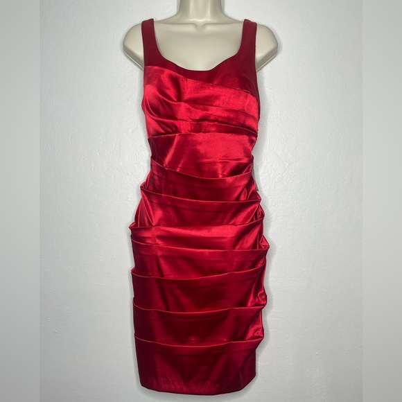 Bisou Bisou Dresses & Skirts - BisouBisou Party Dress - Red